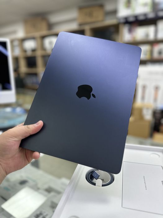 MacBook Air 13 M5 16/512 б/у 3 цикл