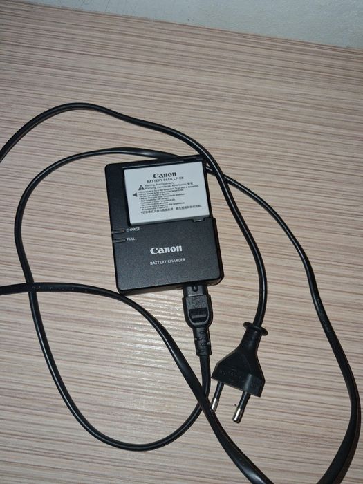 Aparat de fotografiat CANON EOS 600D