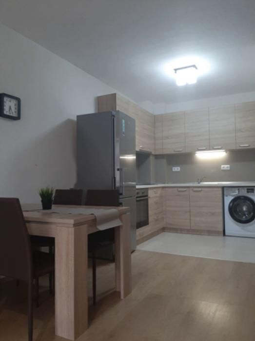 Дава се под наем Двустаен апартамент в Пловдив, Тракия - 72 кв.м за 459 € - Снимка #1