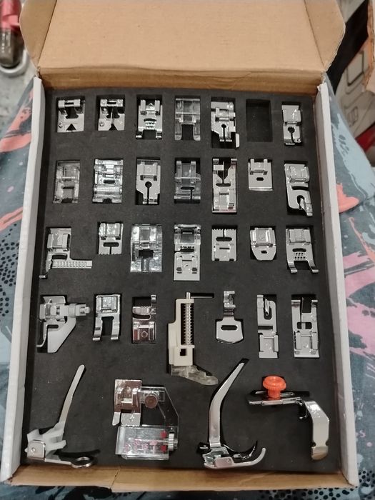 Продам набор носадок для швейной машины