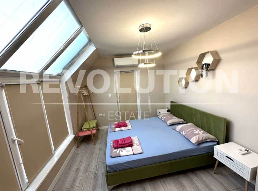 Луксозен тристаен апартамент в Гръцки квартал