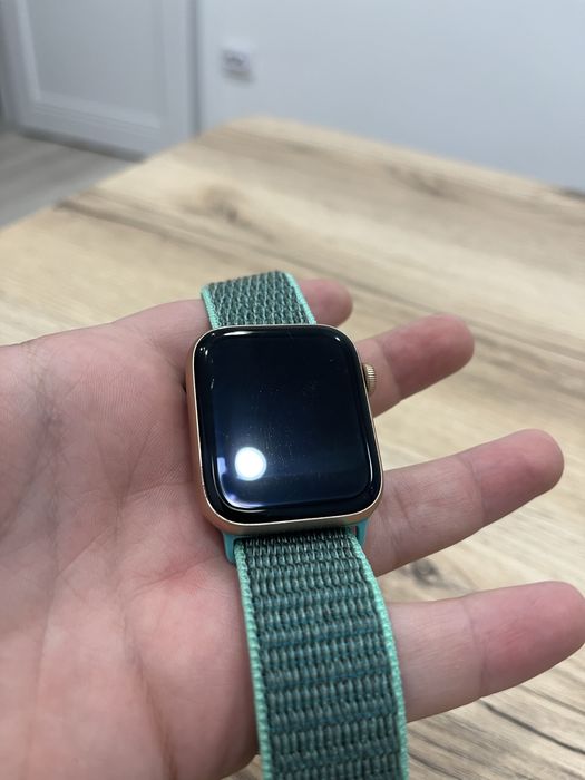 Apple watch SE 44mm без царапин