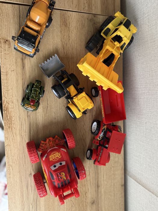 Лот играчки за момче. Багери, бетоновоз, трактор кола