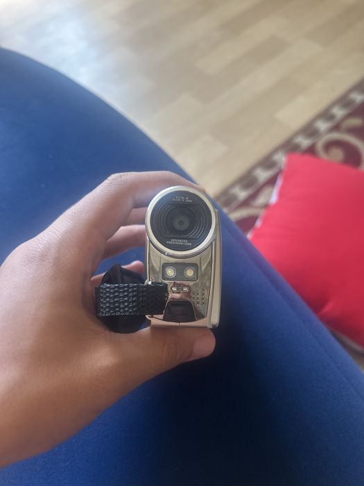 Продаю камеру Sony HDV-53E