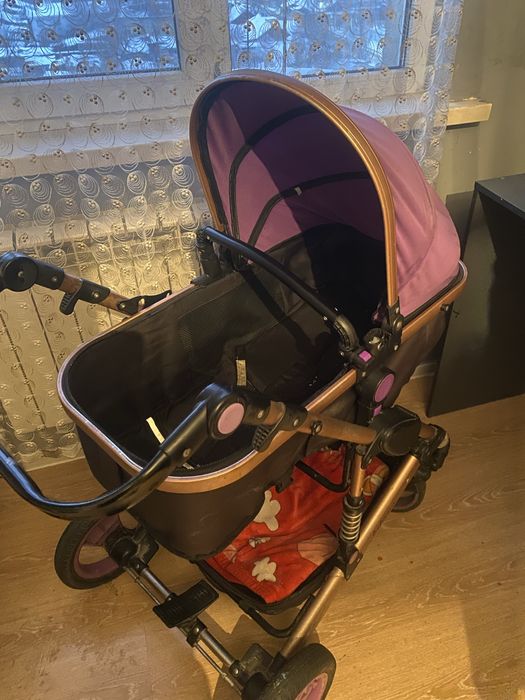 Детская прогулочная коляска