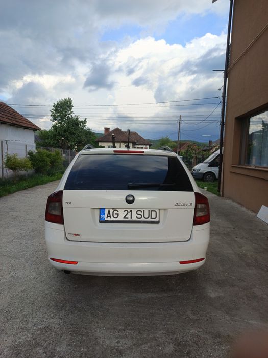 SKODA Octavia 2012 — imagine 5