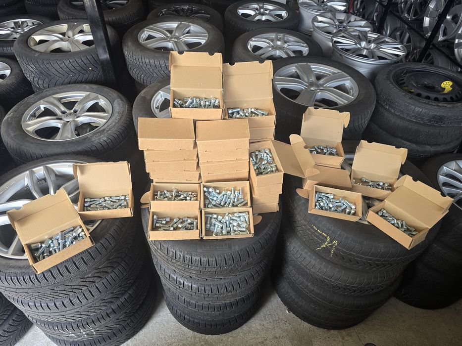 Чисто нови Болтове за Джанти НА ЕДРО 42  КОМПЛЕКТА !