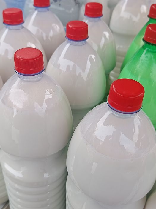 Домашние молоко жирный и вкусный