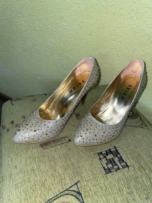 женские туфли лодочки.