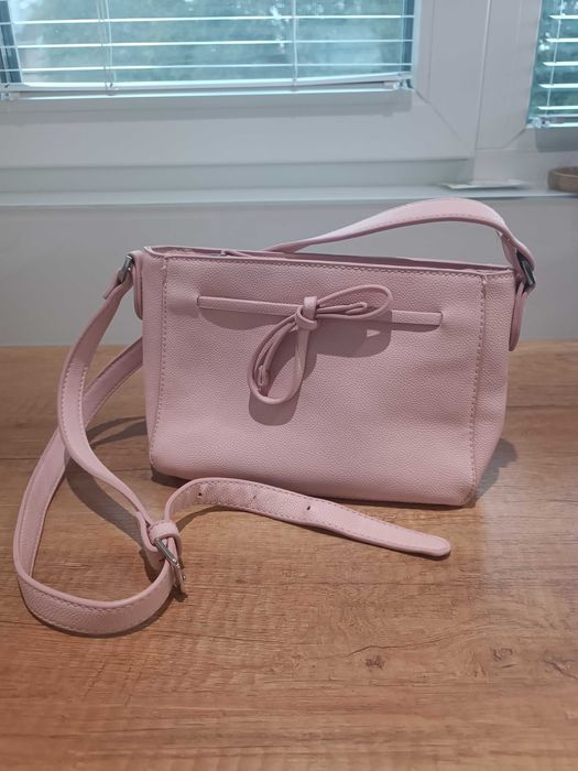 Малка розова чантичка