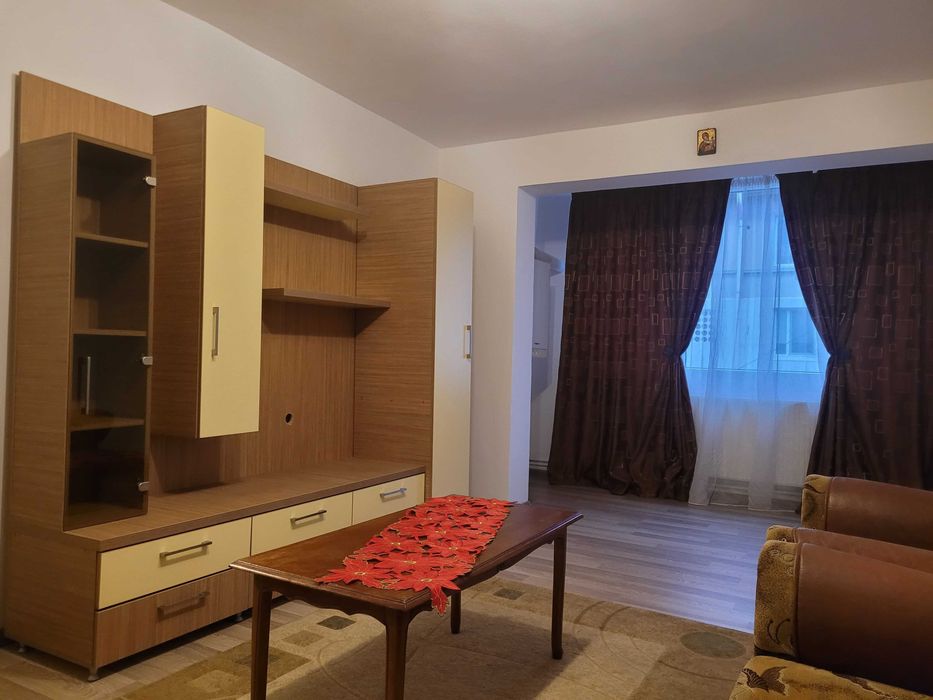 Ofer spre închiriere apartament 2 camere decomandat
