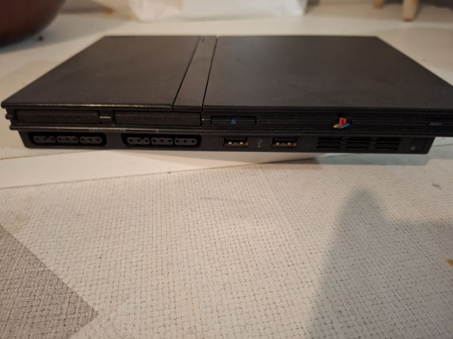 Vând   consola Xbox 360