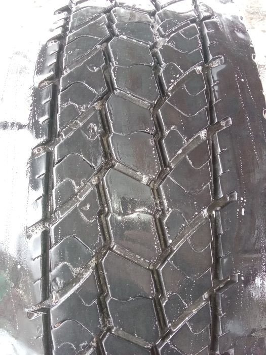 Два колеса с диском Goodyear 315.70.R22.5