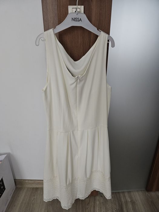Vând rochie alba