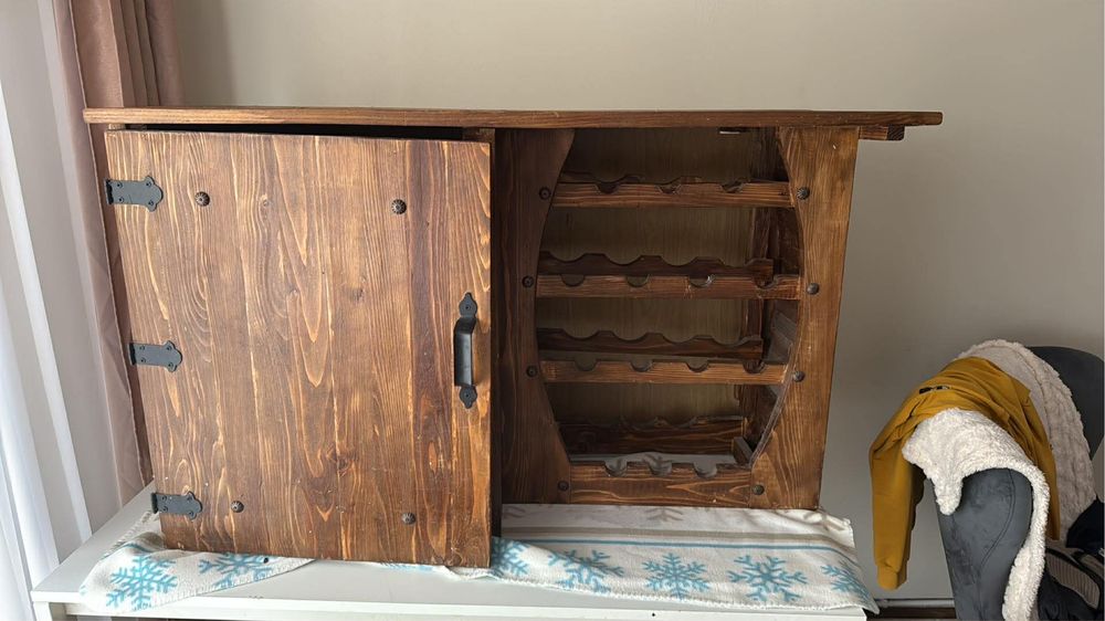 Vand masa  din lemn masiv mai multe detali la nr afiast