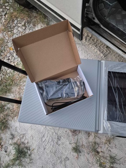 Компресорен хладилник с ледогенератор  12/220 волта