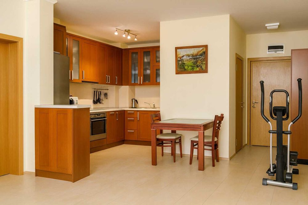 Дава се под наем Тристаен апартамент в София, Студентски град - 90 кв.м за 750 € - Снимка #1