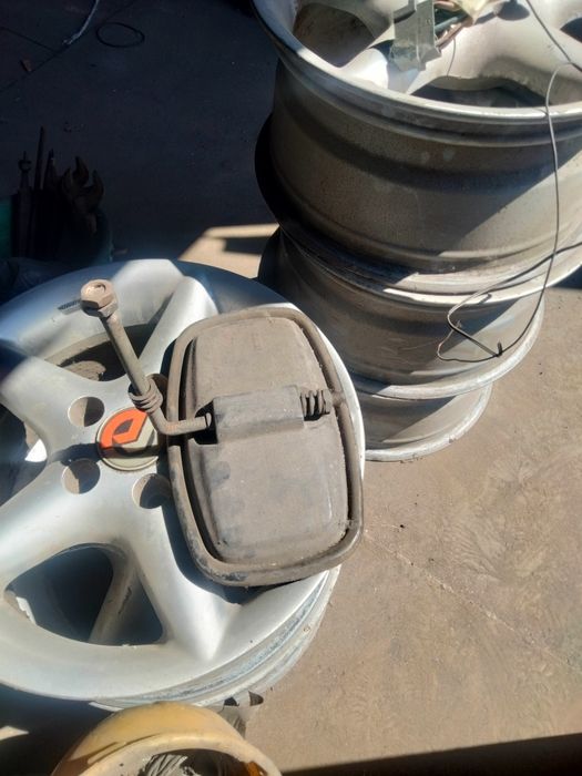 Диски автомобиль на 15