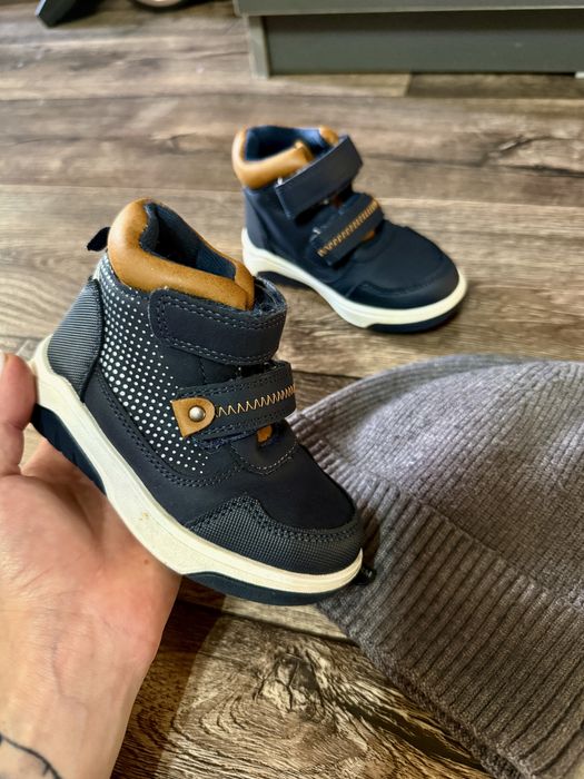 На мальчика 2-4 года