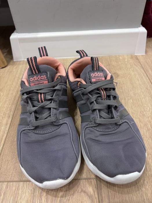 Дамски обувки adidas