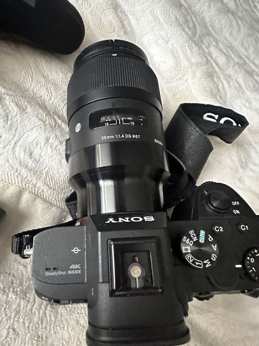 Продам фотоаппарат sony a7 III обьектив sigma 35mm 1.4