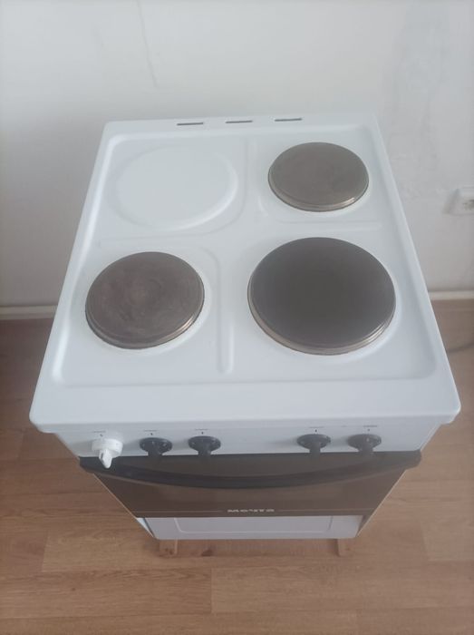 Продам плиту (три конфорки)