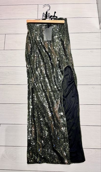 Пола Bershka с паети  дълга със странична цепка