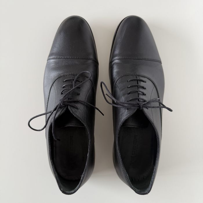 Черни обувки от естествена кожа