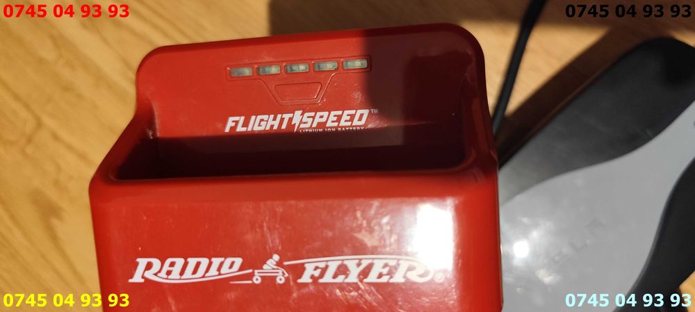 Radio Flyer RFL60 14.4V 8.8A Baterie Tesla incarcator nu stiu starea