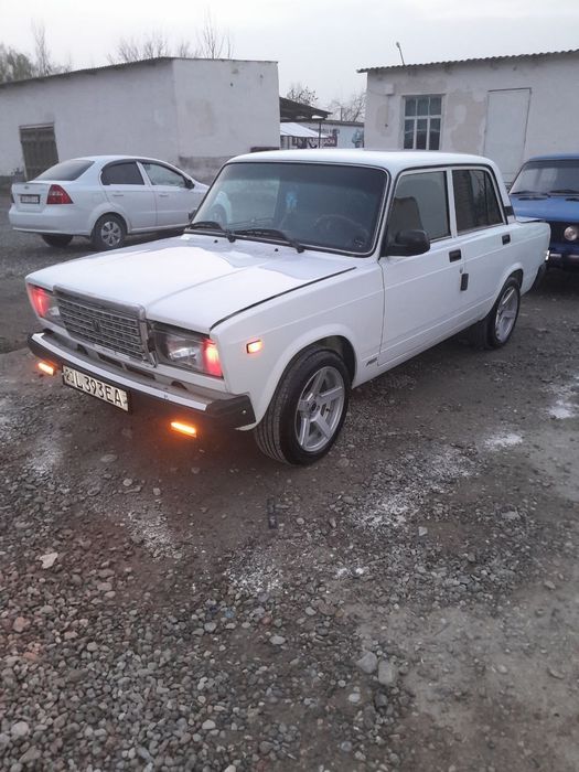 VAZ 2107 yaxshi xolatda