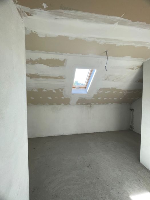 Casa și teren de vânzare