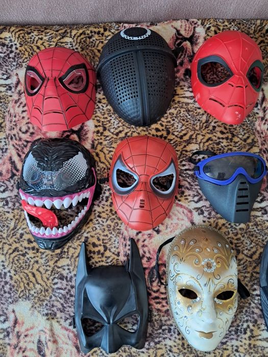 Карнавальные новогодние маски.