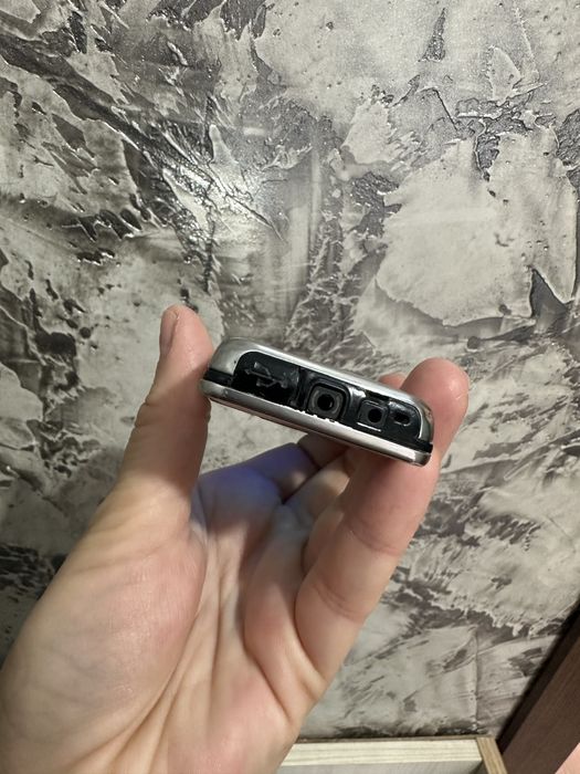 Продам Nokia 6300.