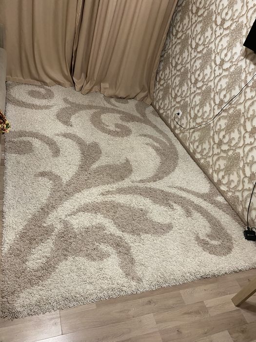 Ковер в хорошем состоянии