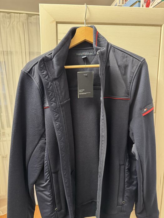 Vand geaca Tommy Hilfiger marimea M. Originala!