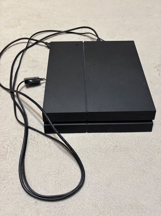 Продавам PS4 и PS4 slim