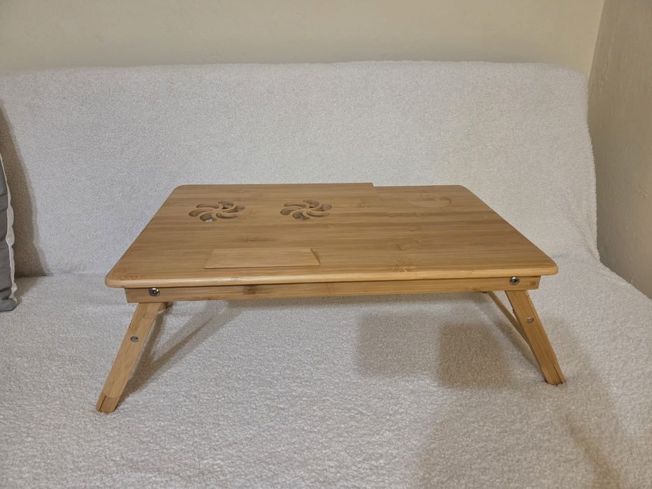 Поставка за  лаптоп