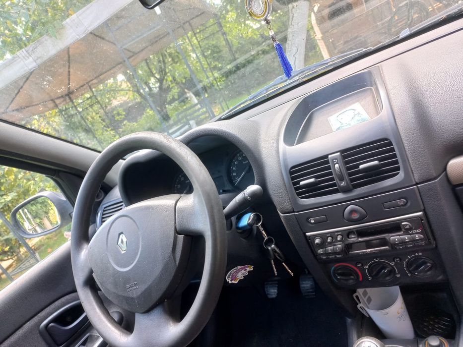 Renaul Clio 2003