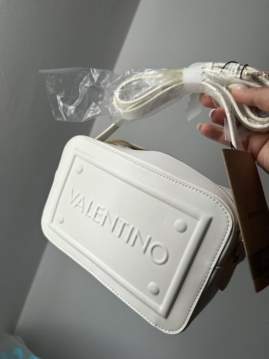 Нова чанта Valentino