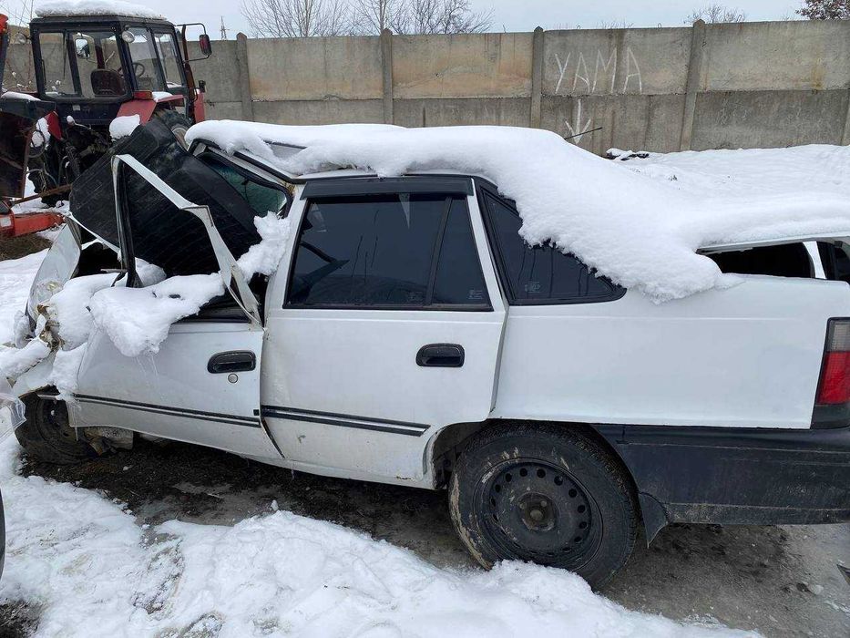 Нексия 1 2007 года (авариное)