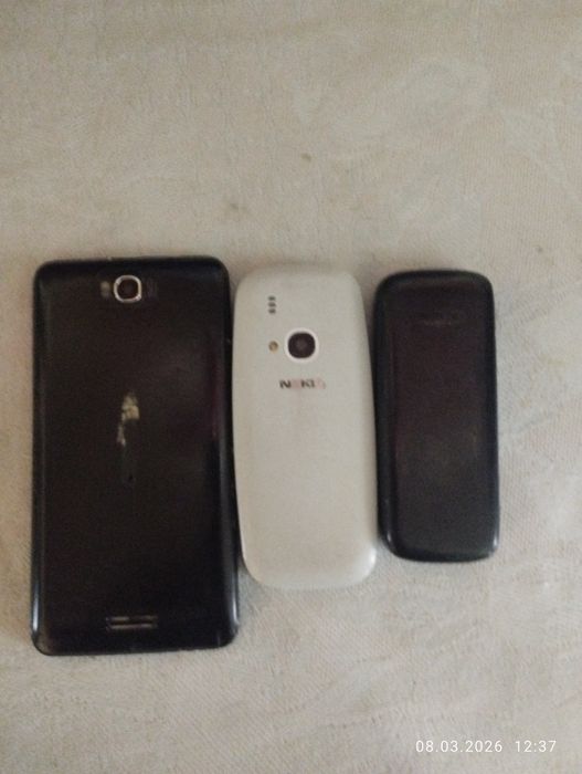 Продам. Телефоны. На запчасти.