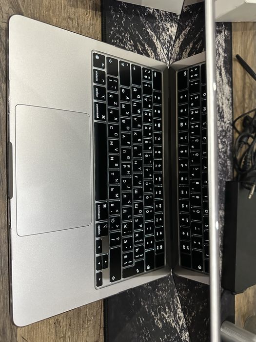 Macbook Air 13.6 M2 8/512 EAC