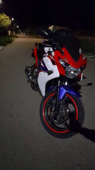 Honda CBR 125R (negociabil)