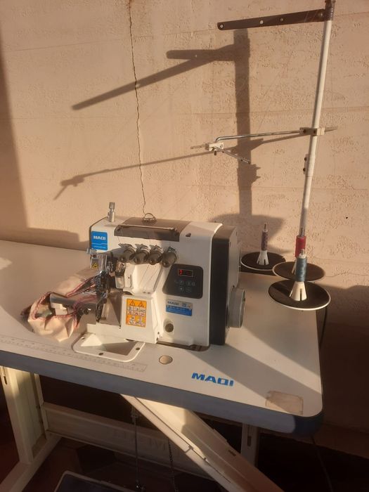 Оверлог 4нити б/у Макки в рабочем состоянии