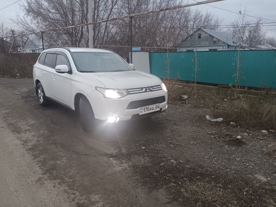 Мицубиси Оутландер