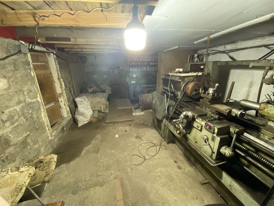 Гараж - цех и два токарных станка