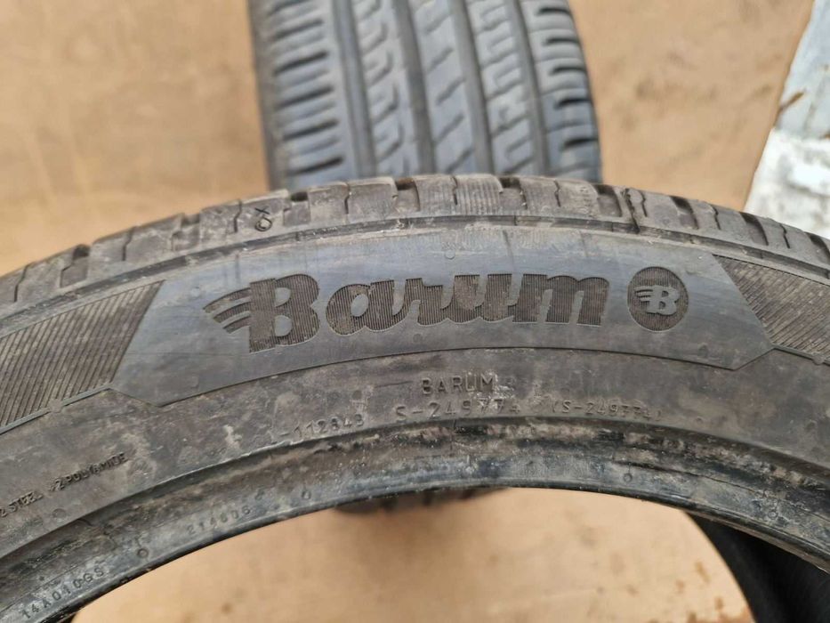 2 Barum R17 225/45  Летни гуми  DOT0822