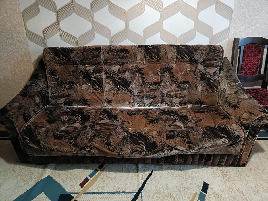 Продам диван и два кресла