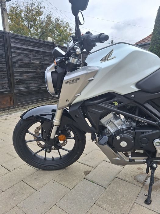 Honda cb125r abs