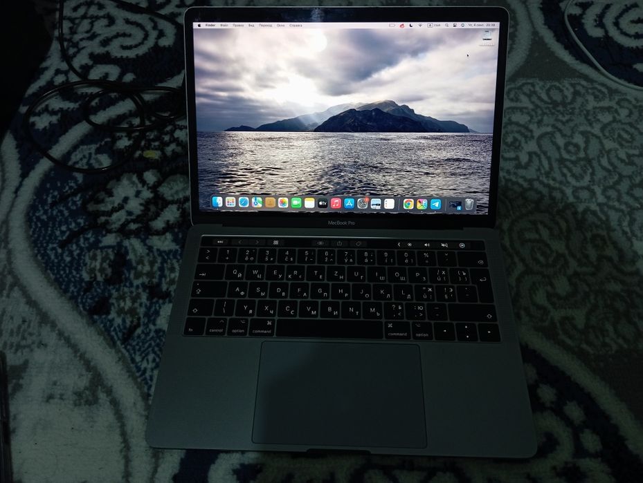 Mac book pro 13 inch , 2017 3.1 GHz 2 ядерный процессор Core i5